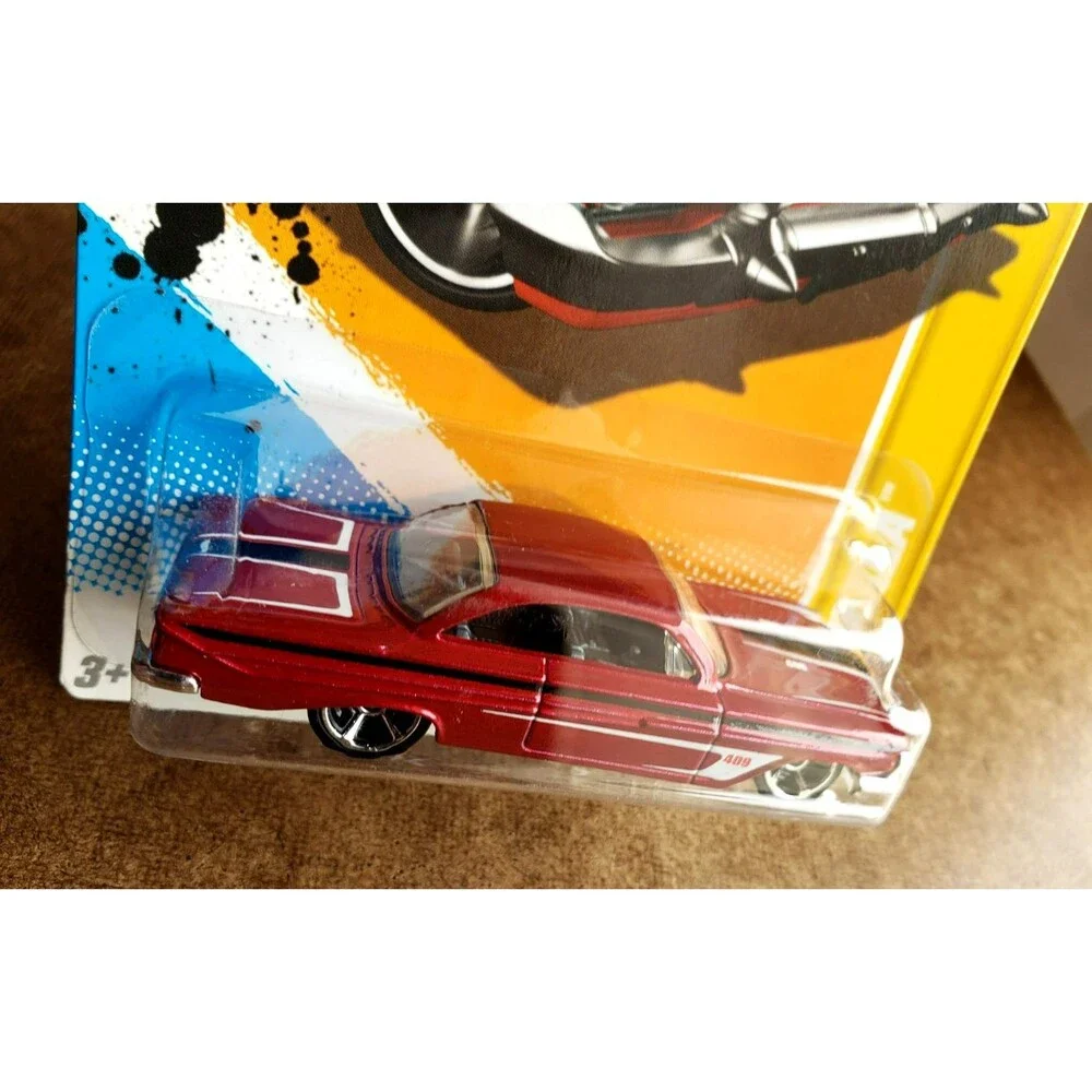 2012 Hot Wheel '61 IMPALA CHEVROLET Dark RED 2012 NEW MODELS 37/247 1:64 Walmart
